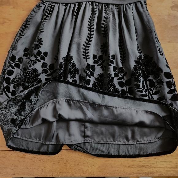 H&M Black Mini Dress with Velvet Floral Details Size 6 - Picture 5 of 8